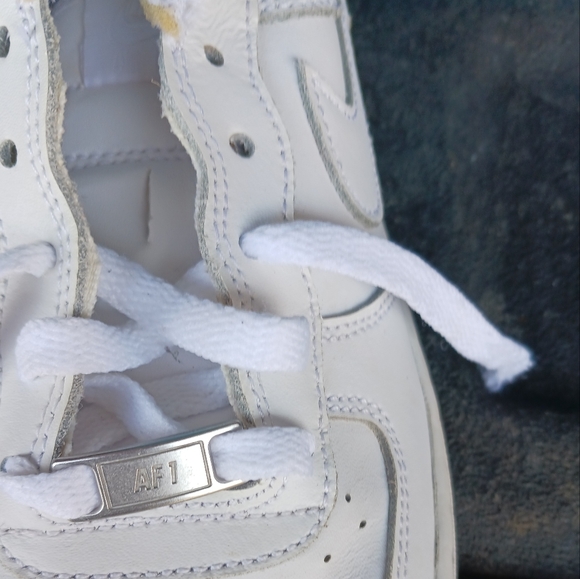 Air Force Ones Youth Size 6 - Picture 4 of 5